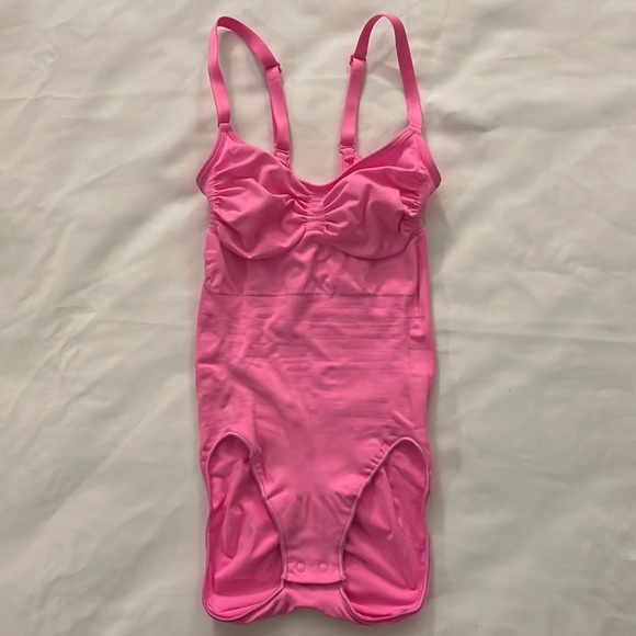 SKIMS SCULPTING BODYSUIT W. SNAPS - Picture 1 of 5